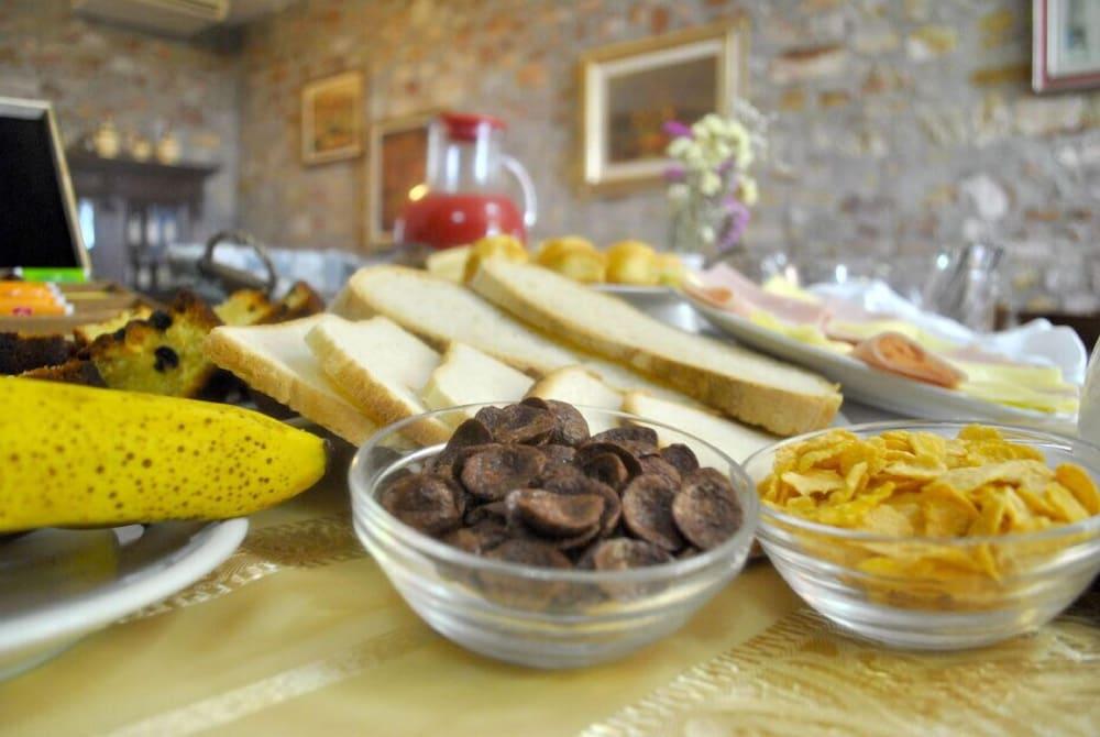 فندق فيلا سان جيورجيو بودجيبونسي المظهر الخارجي الصورة